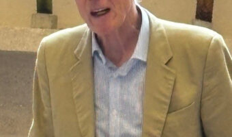 Dr. Axel Smend